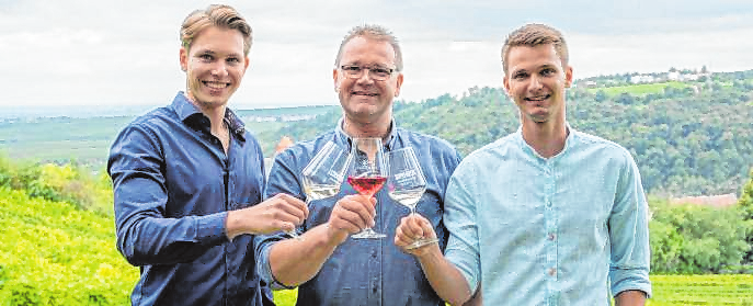 Familie Speeter achtet beim Weinanbau auf höchste Qualitäten und einen natürlichen Anbau des Weins. Bild: Weingut Sonnenberg Speeter