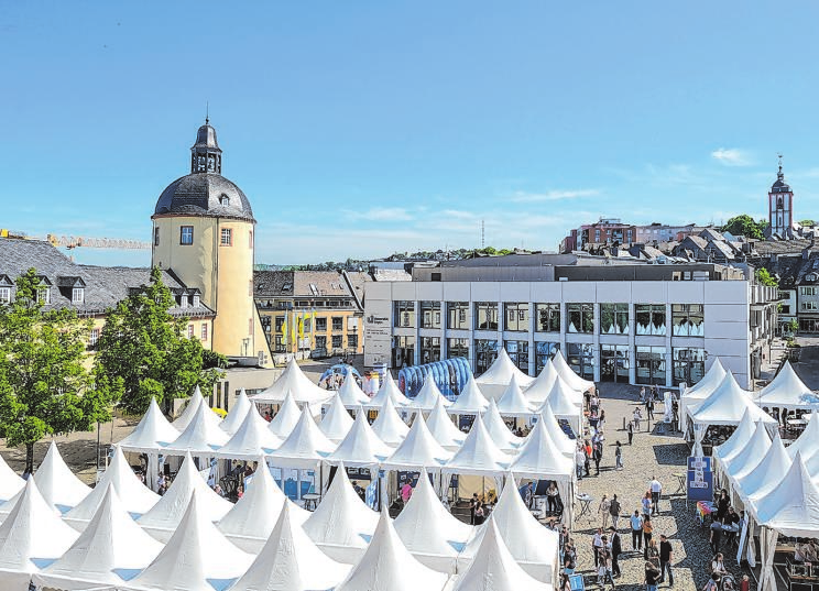 Von 10 bis 16 Uhr verwandelt sich der Schlossplatz am Campus Unteres Schloss in eine imposante Zeltstadt.