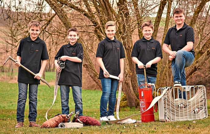 Die Jugendgruppe der FF Thiersbach im Jahr 2023: von links Luca Flingelli, Fabian Steinhuber, Maximilian Feigl, Michael Brunthaler und Felix Greineder