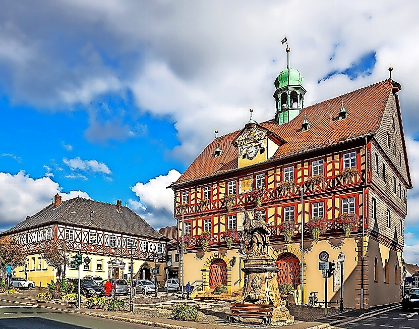 Die historische Rathaus von Bad Staffelstein. FOTO: SINA ETTMER/STOCK.ADOBE.COM