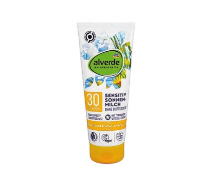 "Alverde Sensitiv Sonnenmilch 30“ erhielt ein "sehr gut“. Foto: Öko-Test/dpa-mag