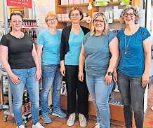 Beraten immer gerne: Apothekerin Susanne Heusler mit Andrea Müller, Sabine Schmitt, Bärbel Spang und Sandra Reis (von rechts). FOTO: CAHN