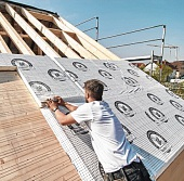 Bei der Aufsparrendämmung erhält das Dach einen lückenlosen Wärmeschutz. FOTO: DJD/PAUL BAUDER/<br/>WWW.MICHAELGALLNER.COM