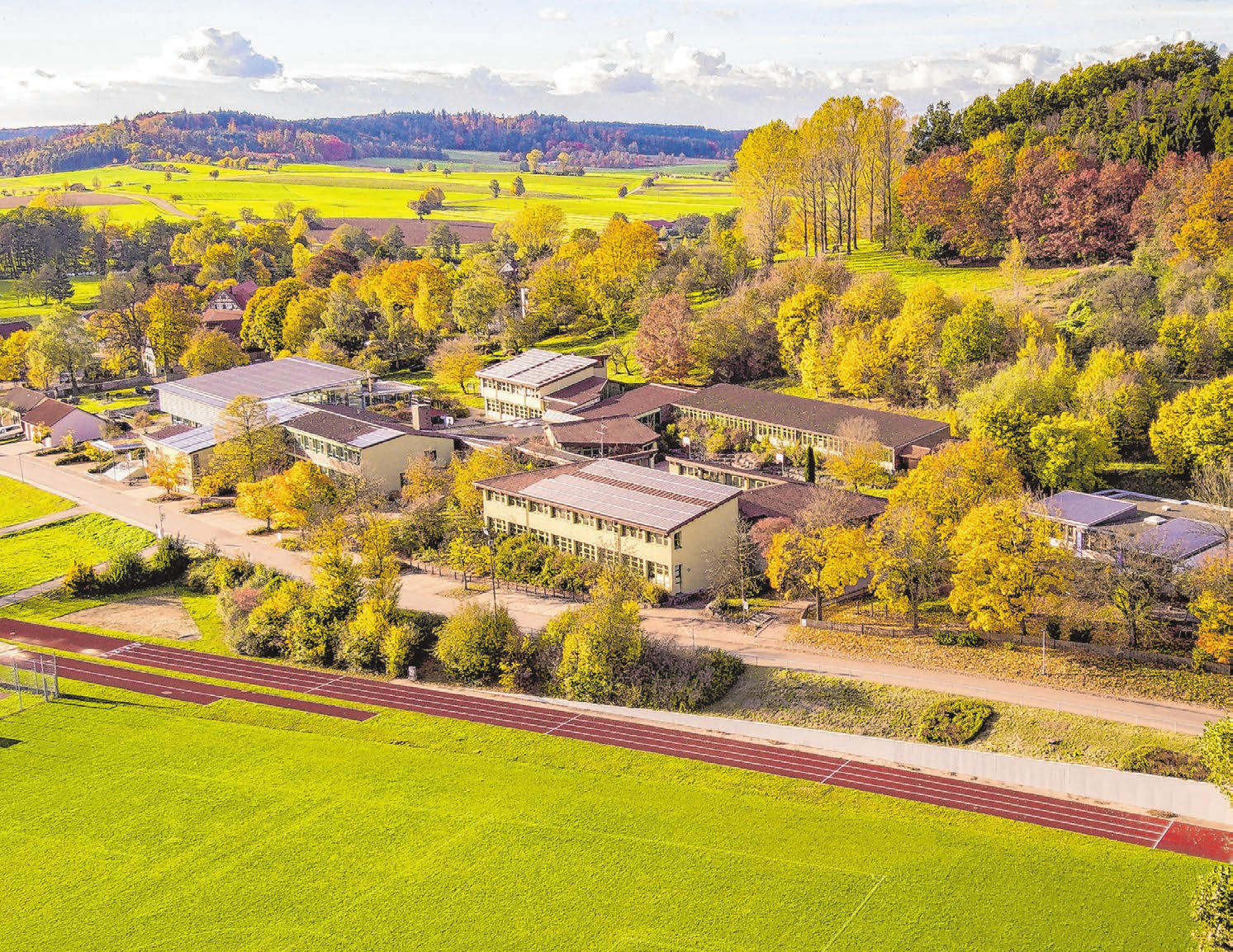 Das Schulzentrum Marktlustenau existiert dank der in Folge des Zusammenschlusses gestiegenen Schülerzahl bis heute. Foto: Gemeinde Kreßberg