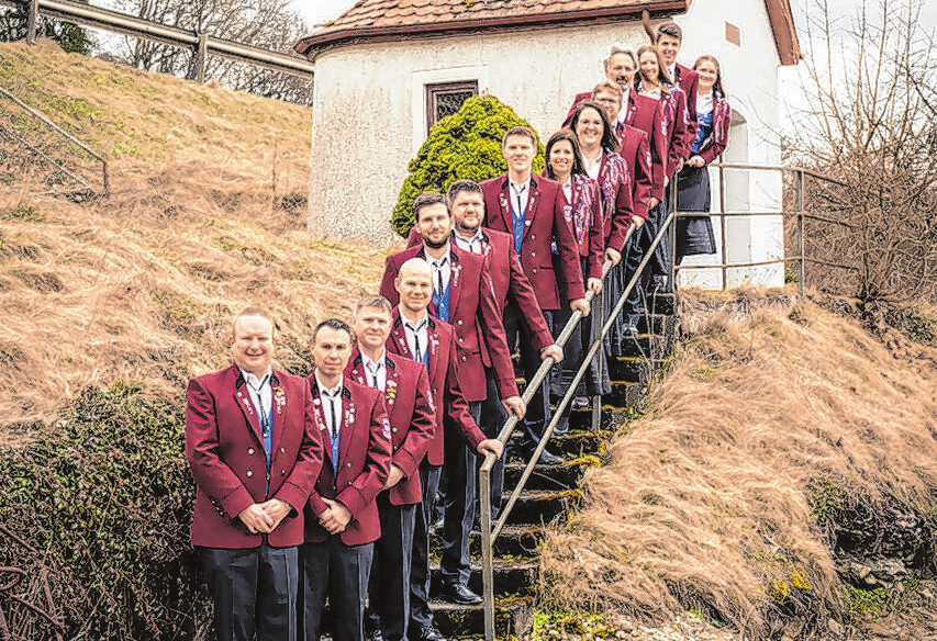 Die Vorstandschaft des Musikvereins Stetten-Hörschwag freut sich auf viele Gäste. FOTO: MUSIKVEREIN STETTEN