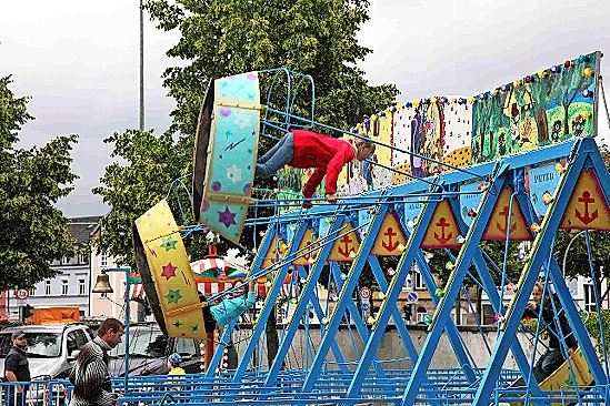 Für die Kleinen gibt es wieder einen Vergnügungspark.   FOTO: RUDOLF MADER/ARCHIV