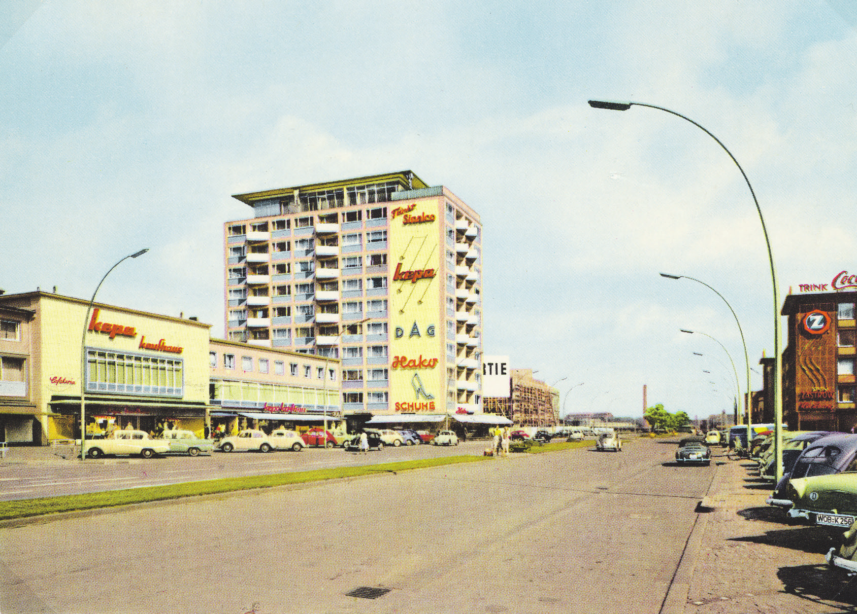 Zu den Anfängen führte eine vierspurige Fahrbahn durch die Stadt. Foto: WAZ-Archiv