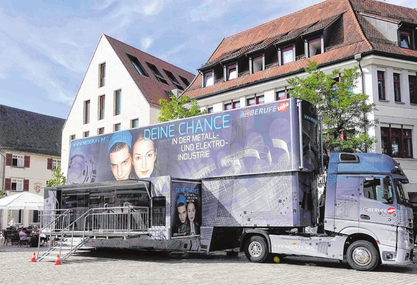 Der Info-Truck von Südwestmetall ist auch dieses Jahr wieder auf dem Marktplatz. Foto: Südwestmetall