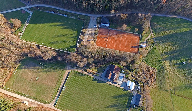 Seit 75 Jahren die Heimat SpVgg der Bollschweil-Sölden: das Kohlwaldstadion     FOTO: MIRCO SUMSER