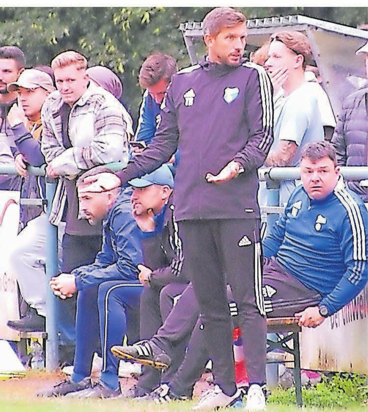 Michael Hermanns, Trainer der Germania, ärgerte sich über die vergebenen Torchancen. FOTO: HES