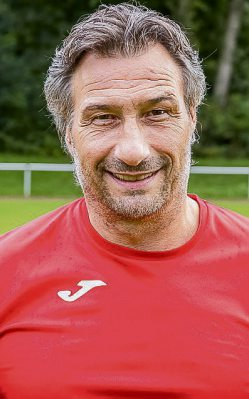 Mengede-Coach Thomas Gerner geht mit einem deutlich verjüngten Kader in die neue Saison. FOTO SCHÜTZE