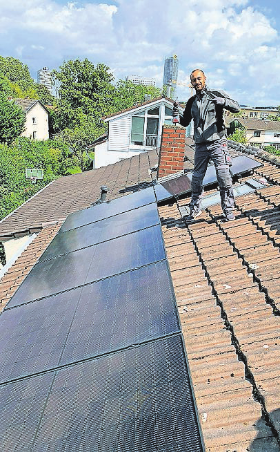 Das Team von Lara Future kennt sich mit PV-Anlagen aus.