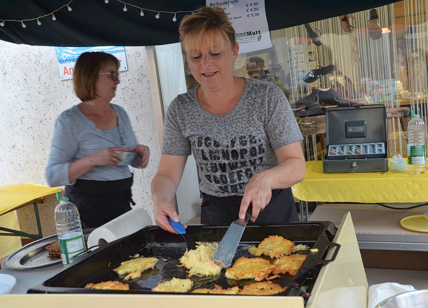 Rösti dürfen beim Hördöpfelfäscht nicht fehlen.   FOTO: CHRISTIANE SAHLI