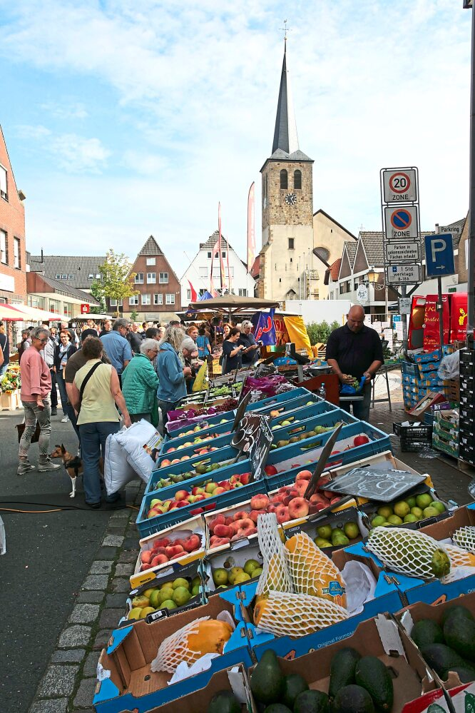 Obst und Gemüse gibt es beim Hollandmarkt ebenso.