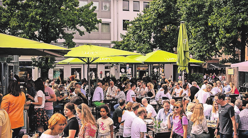 Loft's Marktrestaurant ist ein beliebter Treffpunkt auf dem Carlsplatz.