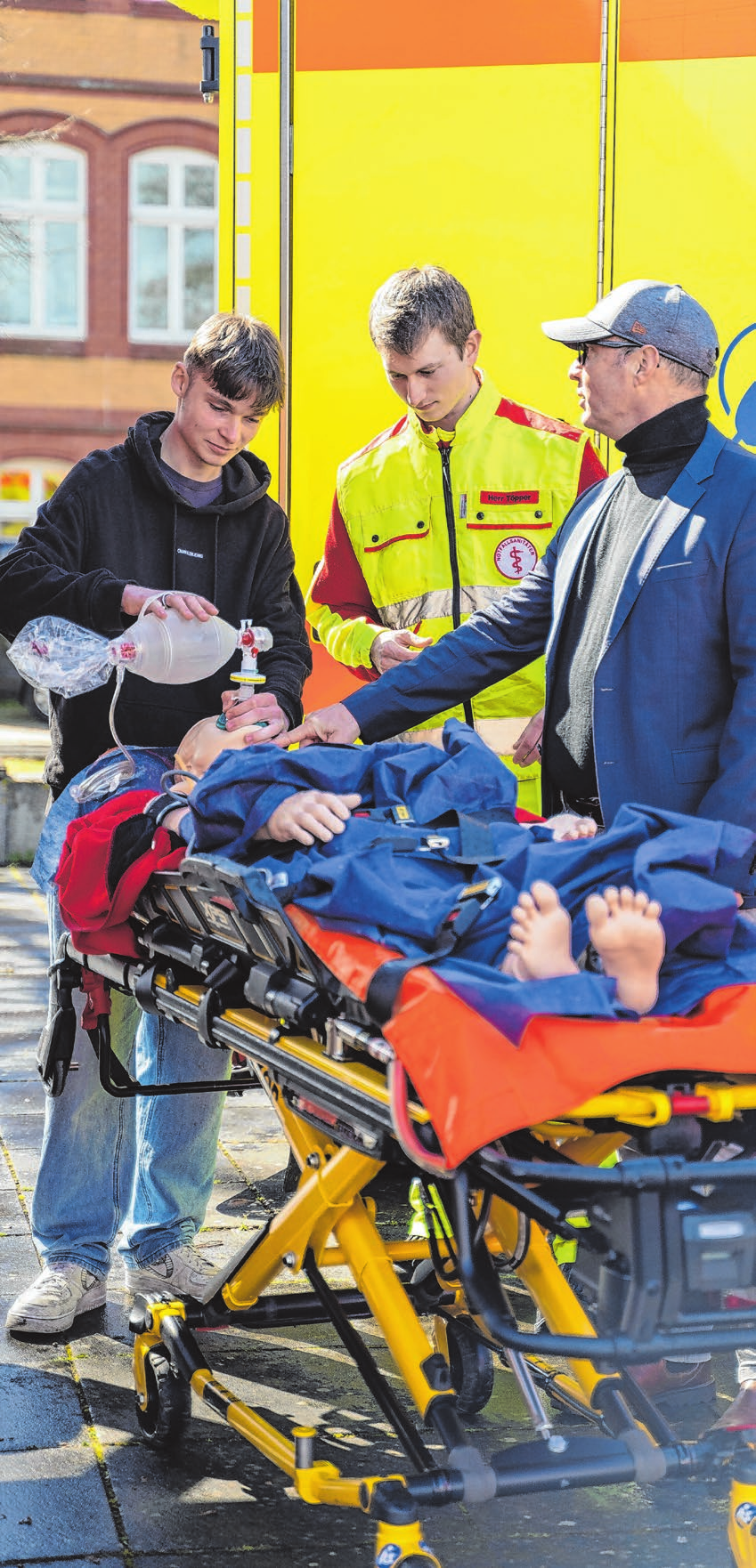 Berufe und Ausbildungsplätze aus dem Bereich des Gesundheitswesens werden vorgestellt und angeboten. Fotos: Startzeit