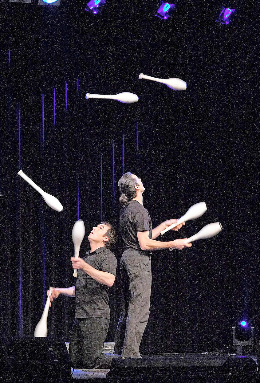 Was wäre ein Zirkus ohne Jongleure? Circolino aus Freiburg kommt mit Akrobatik und Artisten.