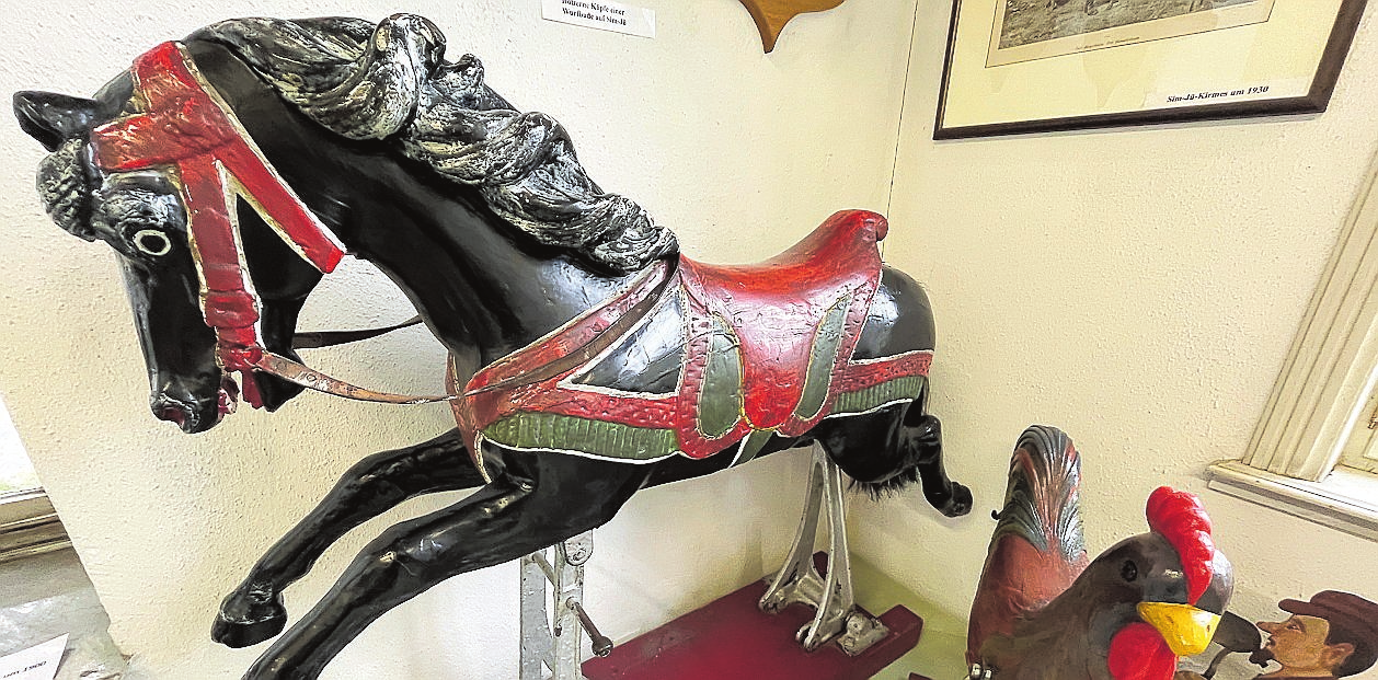 Das wahrscheinlich älteste Pferd Wernes steht im Stadtmuseum, ist aus Holz und belustigte einst Kirmes-Besucher.