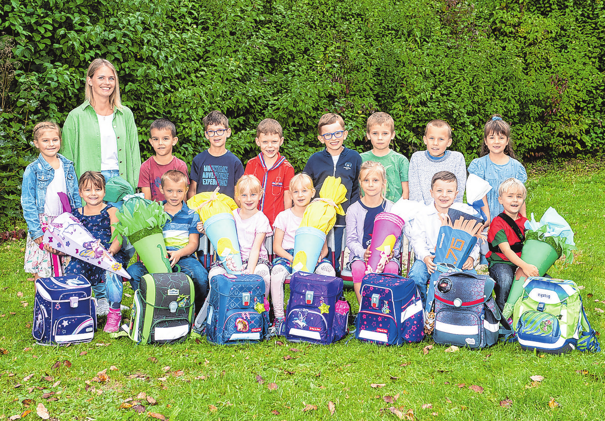 Grundschule Untermünkheim, Klasse 1b. Klassenlehrerin: Delia Horlacher Foto: Ulmer Fotografie