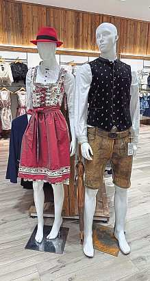 Die neueste Mode für den Herbst findet man im Südpark. Auch Dirndl und Lederhosen dürfen freilich nicht fehlen.