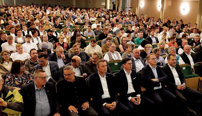 Proppevoll war das Kongresszentrum in Freudenstadt bei der diesjährigen Lehrabschlussfeier. Bild: Karl-Heinz Kuball