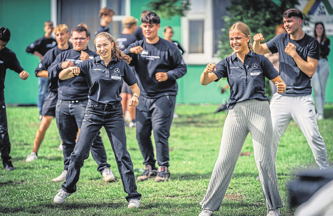 Auszubildende beim Box-Training des Azubi-Auftakts