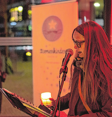 Lena Settke (Initiatorin der Sternenkinder Barnim) bei der Gedenkfeier im letzten Jahr Foto: T. Stapel