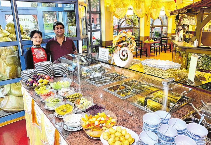 17 Jahre Buffet am Dom Fürstenwalde: Das China-Restaurant am Dom ist schon lange zu einer festen Institution in der kulinarischen Landschaft der Domstadt geworden. Die Gastgeber Nguyet Ngo und Liem Sim erfüllen gerne alle Wünsche ihrer Gäste mit Gaumenkitzel und Gastlichkeit. Foto: Alexander Winkler