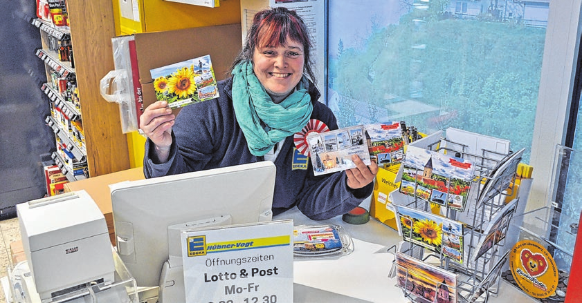Seit dem Jahr 2018 gehört eine Poststelle und Lottoannahme zum Service: Außerdem gibt es von regionalen Fotografen, Kunden und Andrea Hübner-Vogt selbst gestaltete Postkarten.
