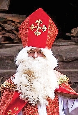 Am 10. Dezember kommt der Nikolaus auf den Sonnefelder Weihnachtsmarkt. FOTO: ADOBESTOCK