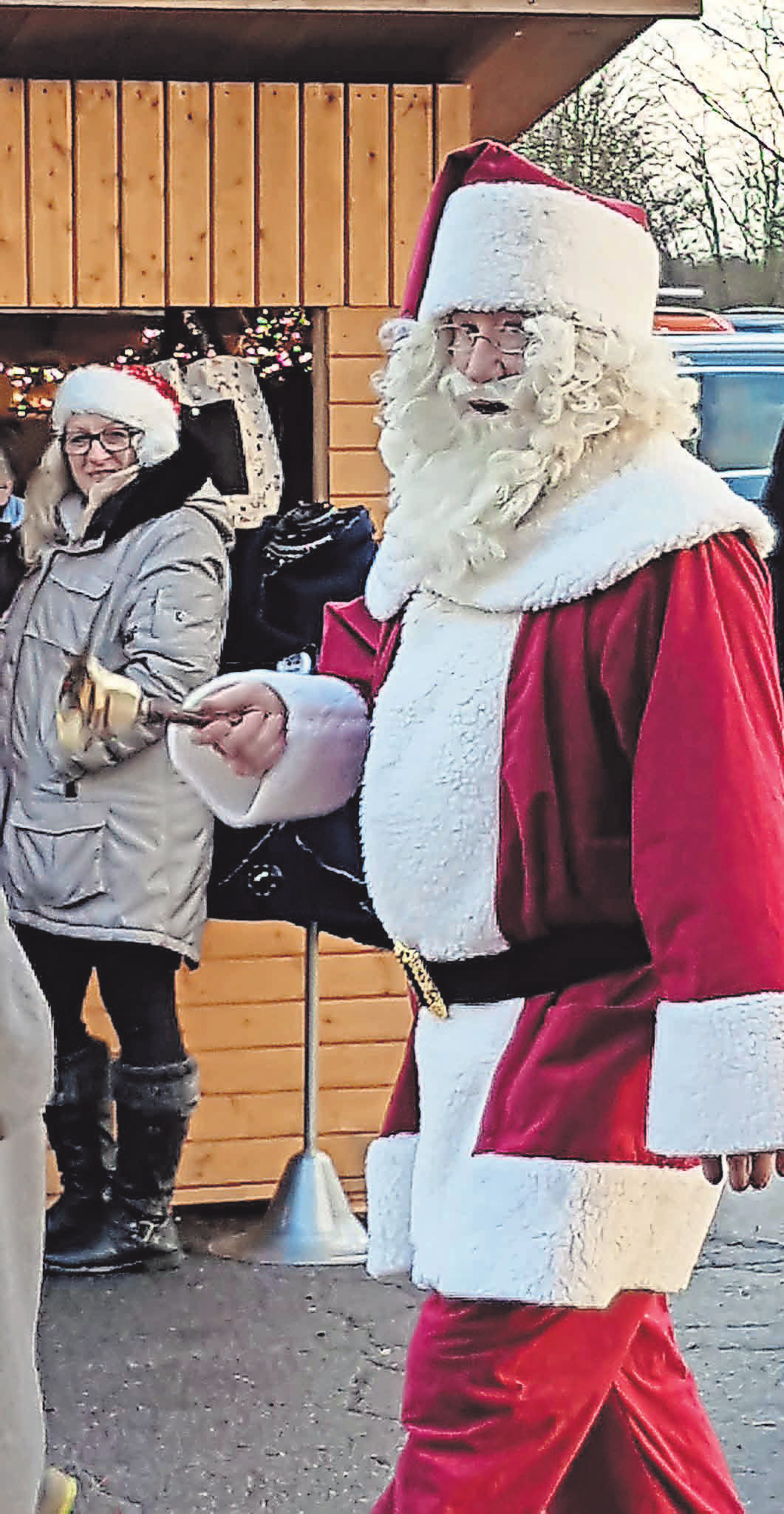 Mit Glocke und rotem Mantel ist der Weihnachtsmann gut zu erkennen. Foto: Privat