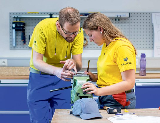 Lehrlinge der M. KAINDL GmbH haben eine spannende Lehrzeit und hervorragende Karrierechancen.