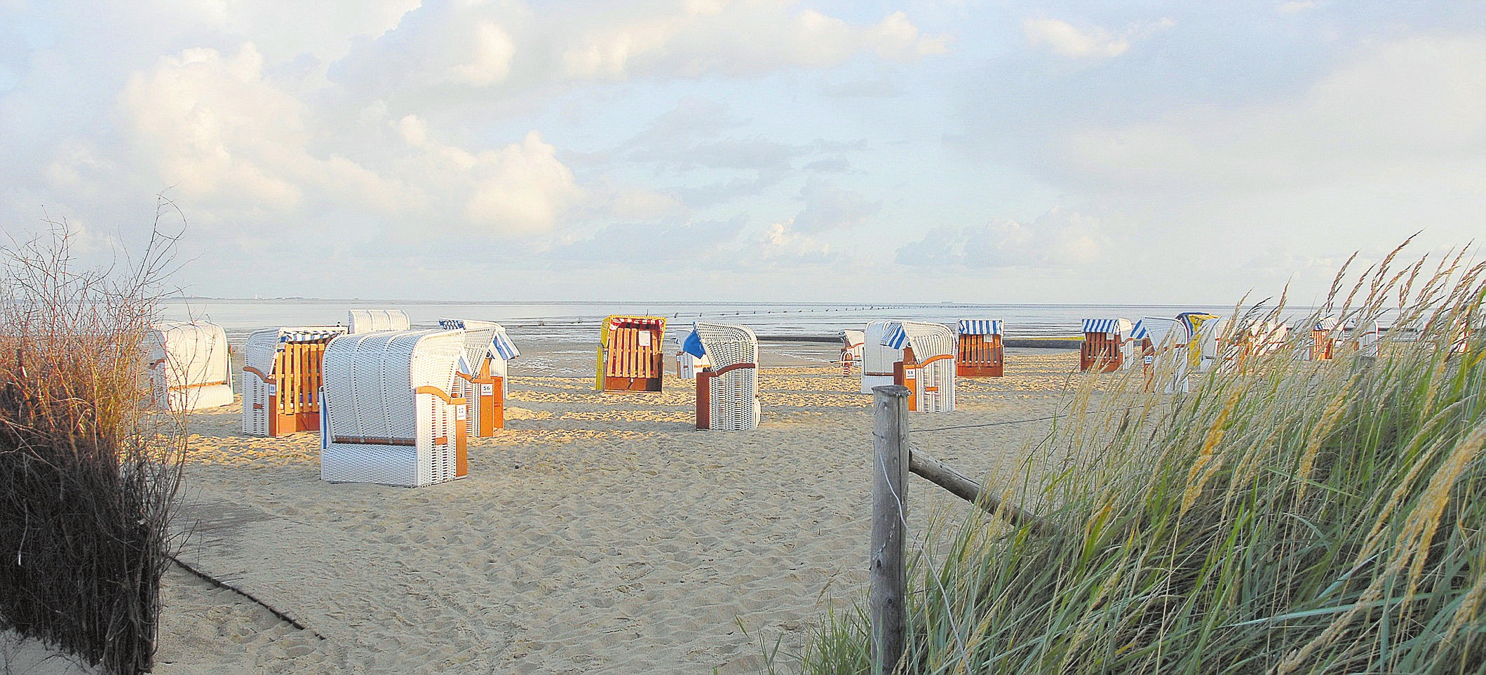 Maritimes Flair, kilometerlange Strände und das UNESCO-Weltnaturerbe Wattenmeer direkt vor der Tür: Cuxhaven bietet abwechslungsreiche Urlaubserlebnisse. FOTO NORDSEEHEILBAD CUXHAVEN