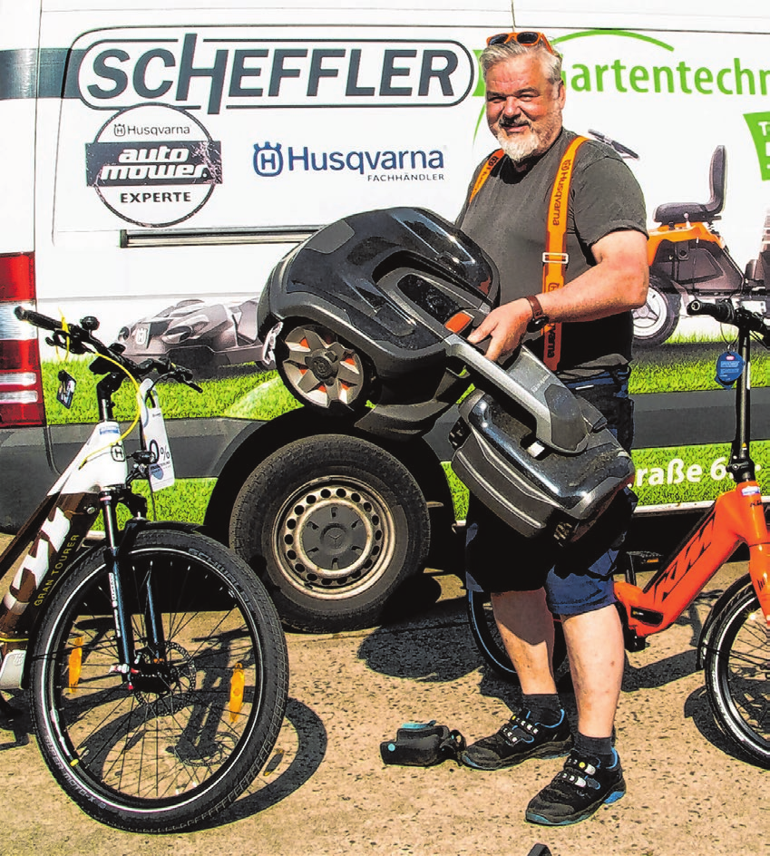 In Bad Saarow gibt es eine große Auswahl an E-Bikes und anderen Fahrrädern im „home of bikes“ von Ernest Scheffler (Foto). Neben dem Verkauf und der Vermietung von Fahrrädern wird zudem ein Werkstatt-Service angeboten. Fotos (2): Alexander Winkler