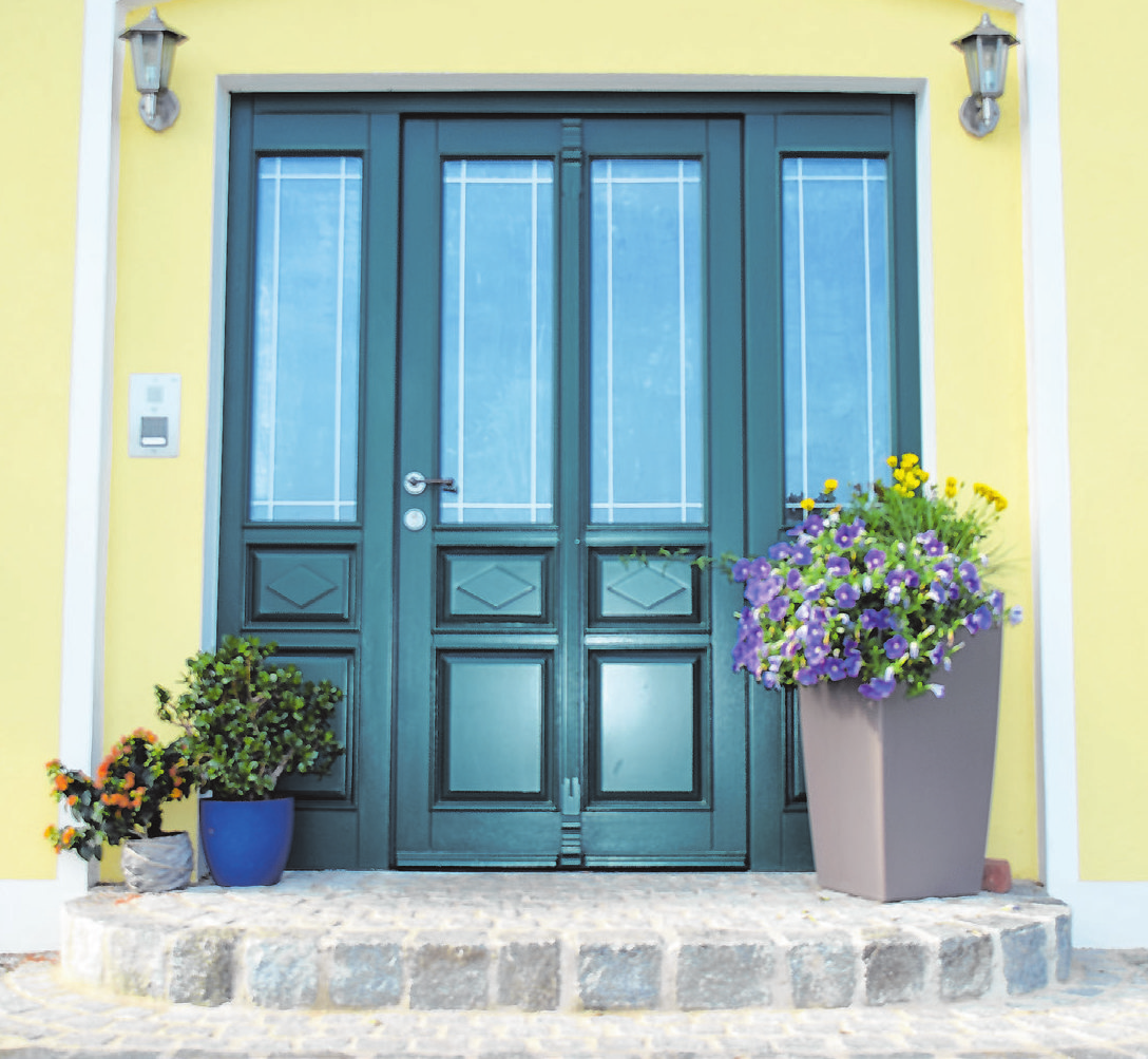 Schöne Haustüren schmücken jedes Eigenheim und sind in vielen Variationen erhältlich. Foto: Zinsmeister