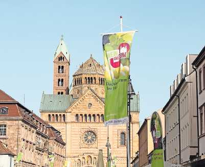 „Zum Wohl die Pfalz!“ heißt es in insgesamt sechs Locations: Frühlingsmesse Wein am Dom in Speyer. Foto: wad/gratis