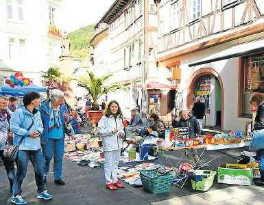 Auch in der Neustadter Fußgängerzone finden immer mal wieder Flohmärkte statt FOTO: PACHER