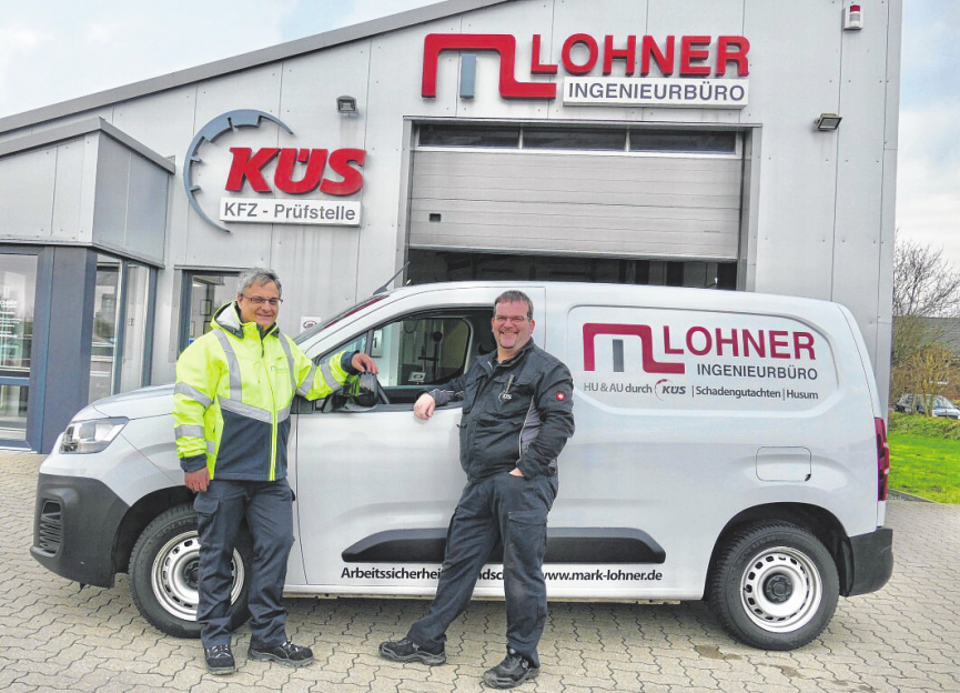 Broder Hansen und Mark Lohner führen sowohl in der Werkstatt umfangreiche Untersuchungen am Fahrzeug als auch Begutachtungen in Sachen Arbeitssicherheit und Brandschutz in den Betrieben durch.