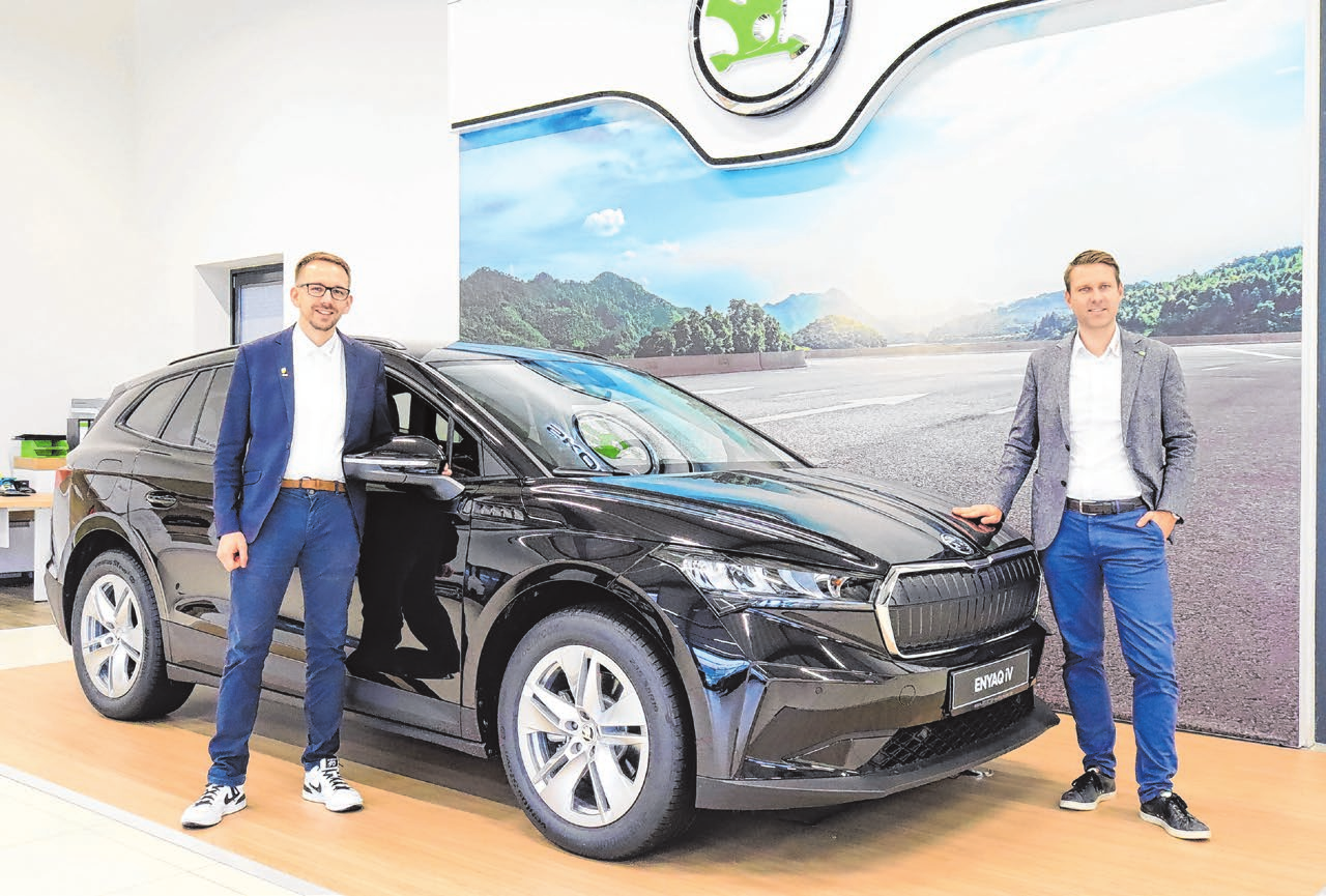 Das Verkaufsteam: Kevin Jessen und Matthias Hertl beraten die Kunden und gehen auf individuellen Bedürfnisse ein. So findet sich für jede Lebenslage das passende Auto.