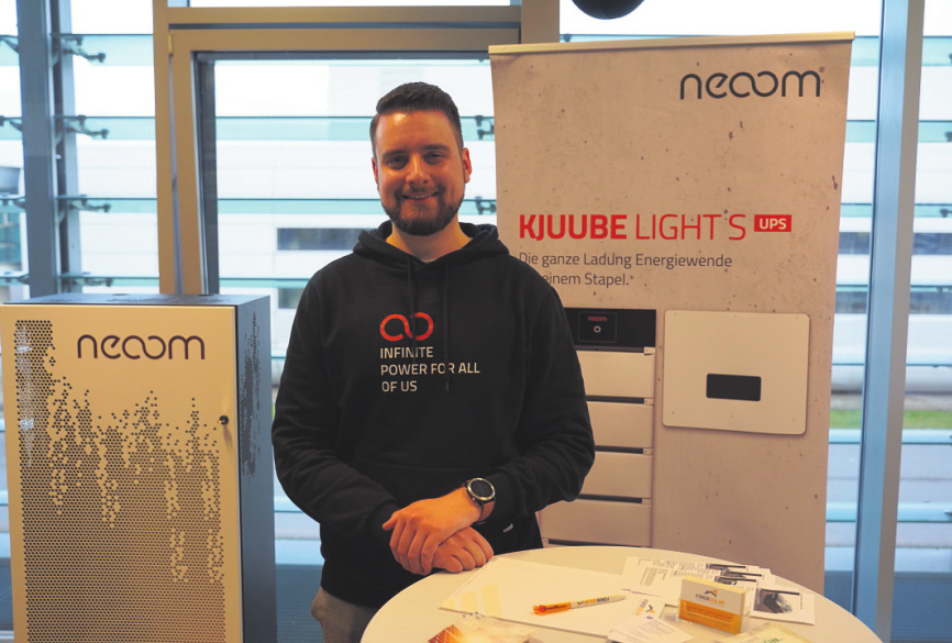 Intelligente Solarspeicherkraftwerke bieten Unabhängigkeit vom Strommarkt: Clemens Knauf informierte über die Speicher der Firma neoom und deren Software. 
