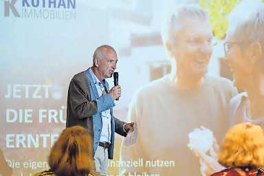 Georg Kuthan gibt eine Einführung. FOTO: JUAN MILLER/GRATIS