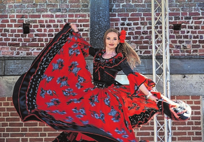 Auch diese Tänzerin gehört zu dem ukrainischen Folklore-Ensemble „Sbrutsch“, das in Storkow auftritt. Foto: Jenny Jürgens