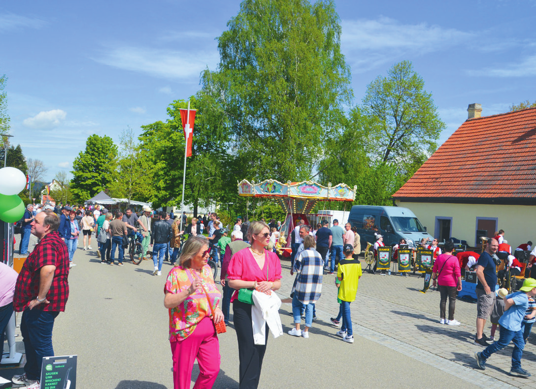 Der Frühlingsmarkt in Wilburgstetten ist eine feste Größe im Gemeindeleben. Die zahlreichen Betriebe und Fieranten freuen sich auf Ihren Besuch.