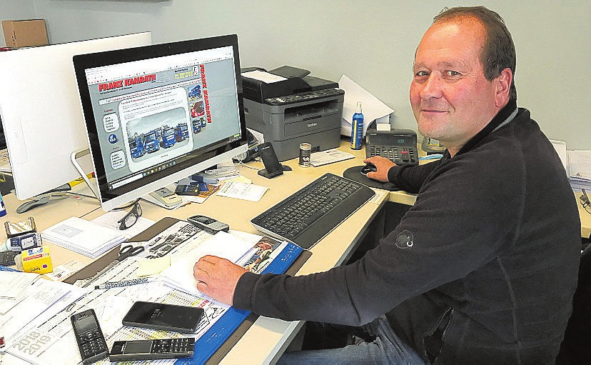 Markus Kamrath im Büro. Sein Vater Franz Kamrath hat den Containerdienst 1989 gegründet.