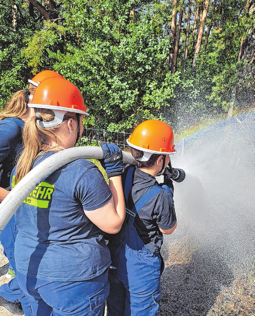 Löschübung der Jugendfeuerwehr in Liepe