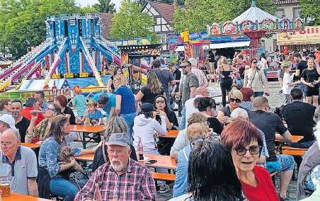 Gesellig und gemütlich geht's beim Kandeler Maimarkt zu. FOTO: STADT KANDEL/GRATIS