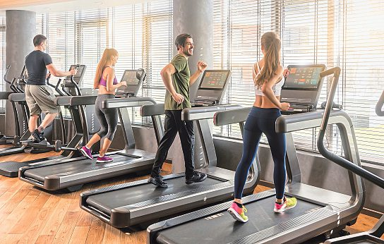 An heißen Sommertagen ab ins klimatisierte Fitnessstudio Foto: Kzenon-stock.adobe.com