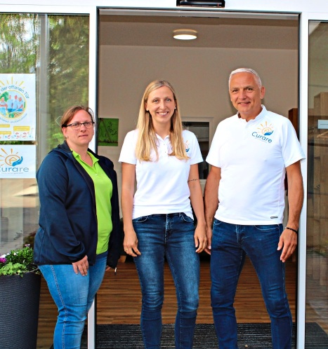 V.I. Elisabeth Moser (Leitung), Julia - Lindmeyer (stv. GL) und Herbert Plank - (GL) in der neue Tagespflegeeinrichtung in Walkirchen. - Fotos: Poth