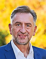 Günther Felẞner