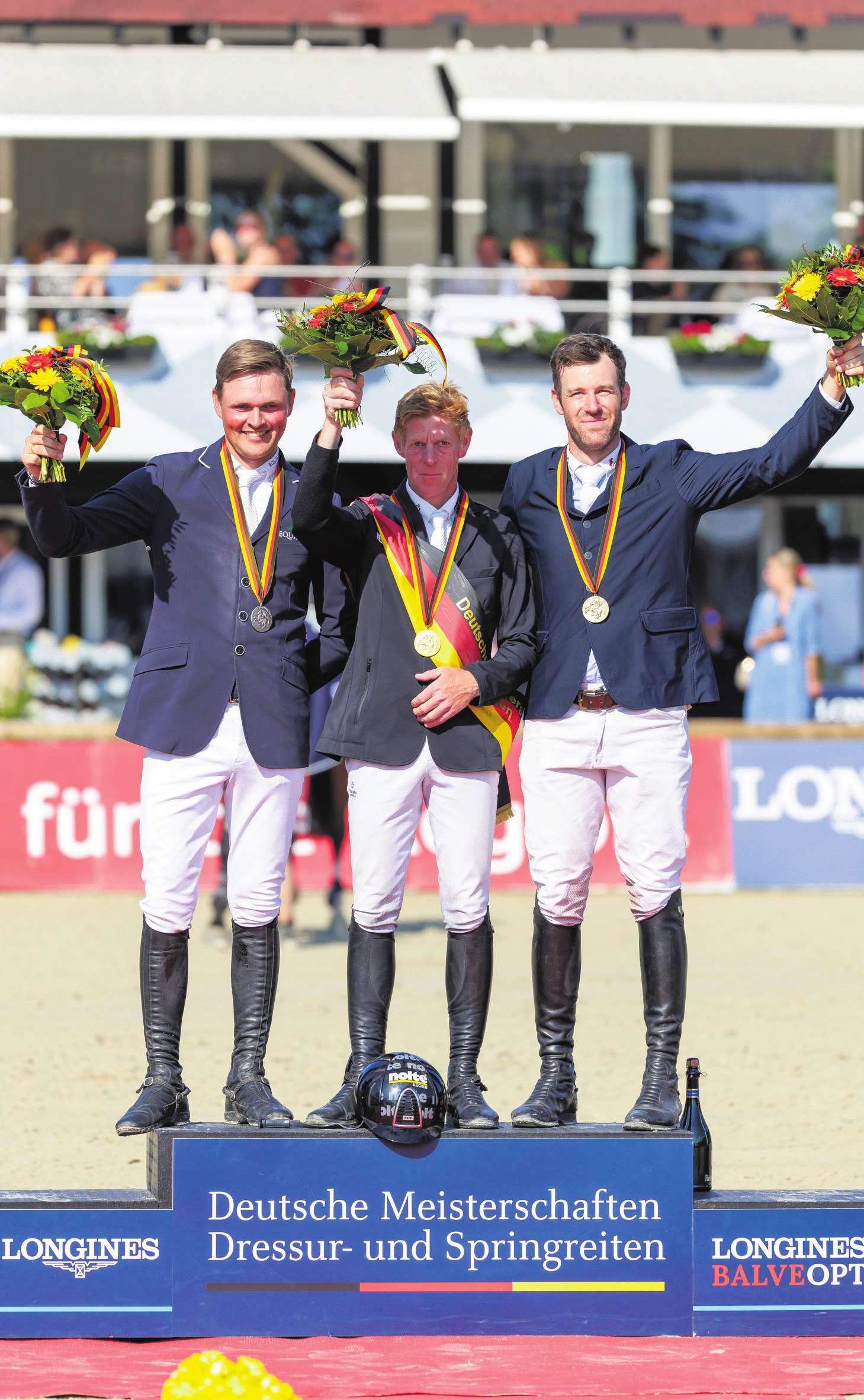 V.l.n.r.: Siegerehrung im Springreiten in Balve 2023: Maurice Tebbel (GE), Marcus Ehning (GER) und Maximilian Weishaupt (GER) © Stefan Lafrentz